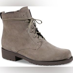 Munro Finley gray leather winter lace up boot